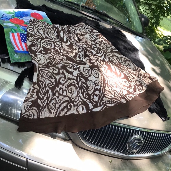 Women’s Brown, White & Tan Paisley Print Elastic Waist Skirt Sheer Solid Hem 20W - Picture 6 of 16